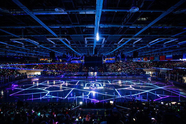 Поздравление из космоса и Элджей на льду: как ХК &laquo;Сибирь&raquo; отметил 60-летие