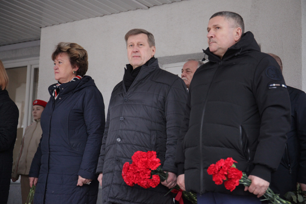 Памятную доску герою СВО открыли на&nbsp;здании гимназии в&nbsp;Новосибирске