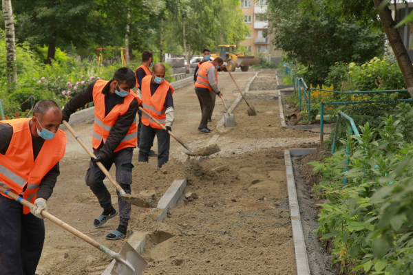 Более 100 дворов отремонтируют летом 2023 года в&nbsp;Новосибирске&nbsp;&mdash; ищем свой