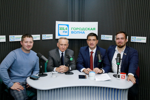 Вечерний разговор на&nbsp;&laquo;Городской волне&raquo;: лучшие выпуски 2022 года