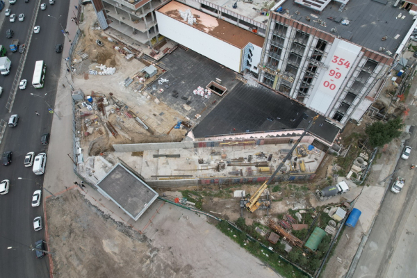 Подземный тоннель построили на площади Маркса к апарт-отелю «Турист» Подземный тоннель построили на площади Маркса к апарт-отелю «Турист»